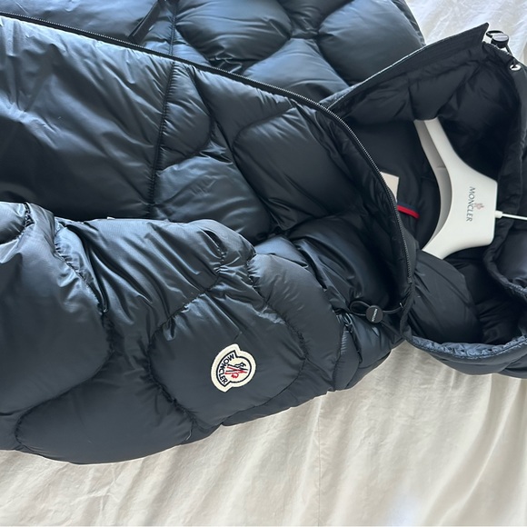 Moncler | SOULIER SHORT DOWN JACKET | Men’s 2 (Medium) | Navy Blue - Picture 8 of 13